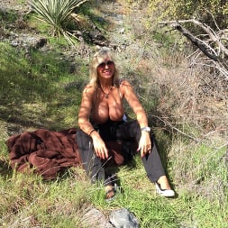Sandra Otterson in 'Wifeys World' Desert Knobjob (Thumbnail 7)