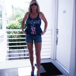 Sandra Otterson in 'Wifeys World' Palm Springs Suckfest (Thumbnail 10)