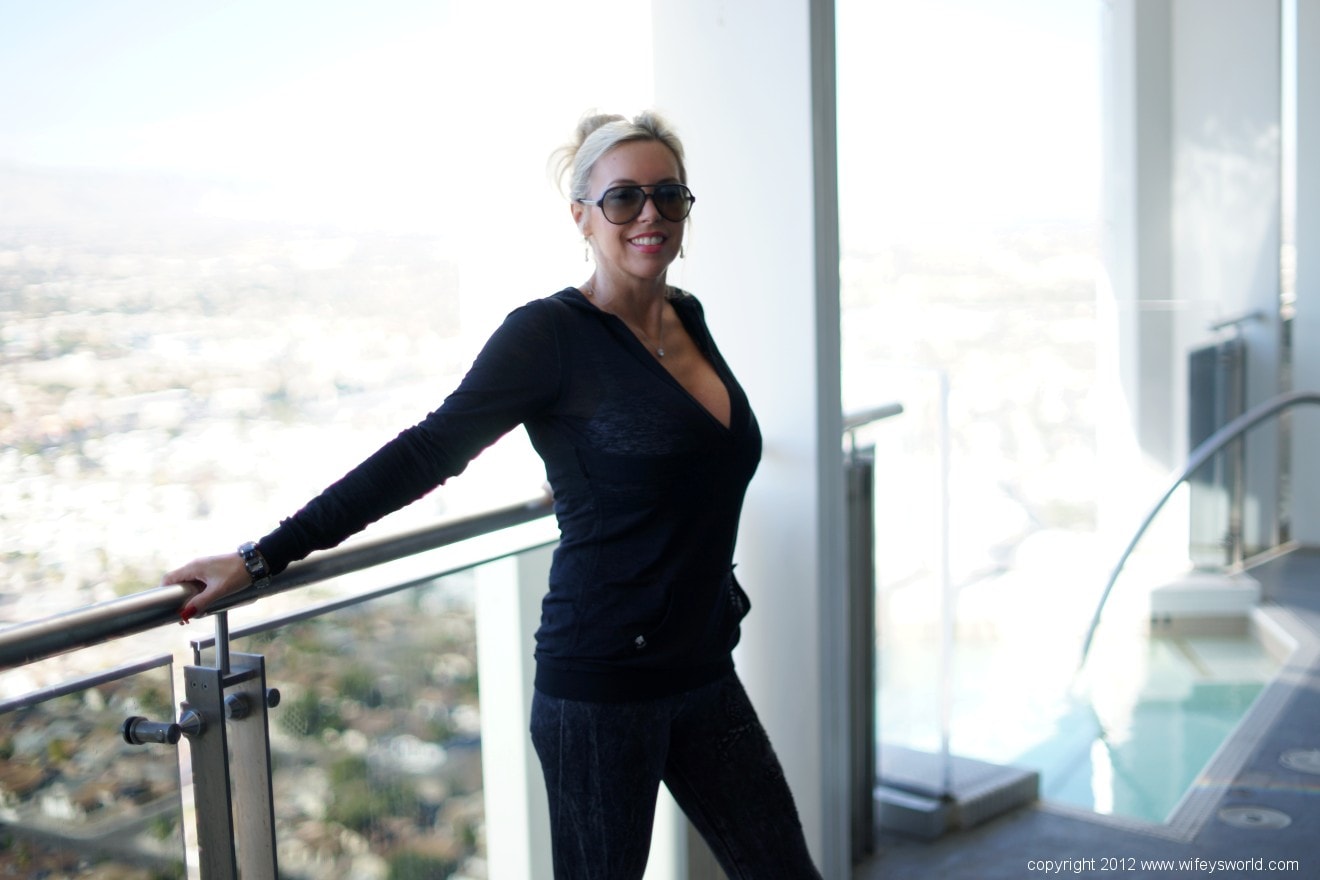 Wifeys World 'Vegas Balcony Blowjob' starring Sandra Otterson (Photo 3)