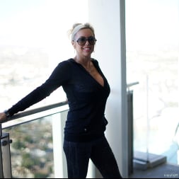 Sandra Otterson in 'Wifeys World' Vegas Balcony Blowjob (Thumbnail 3)